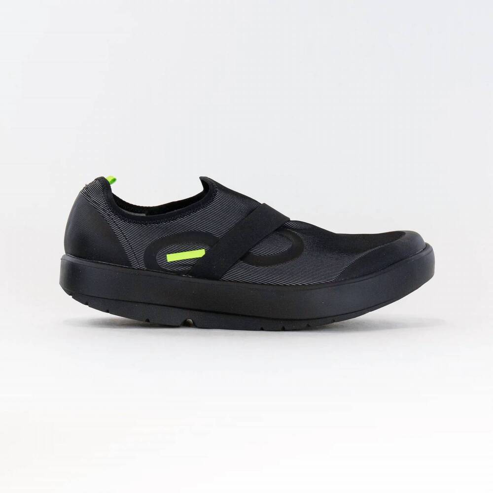 NEW OOFOS men's oomg fibre low shoes in black